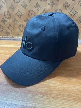 ALO Yoga Black Embroidered Logo Baseball Hat